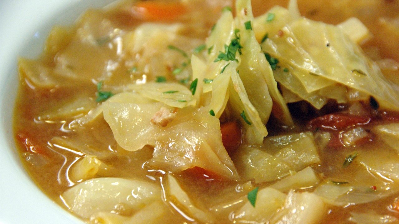 Dieta minestrone: 7 zile cu supă de legume ca să araţi ca o vedetă